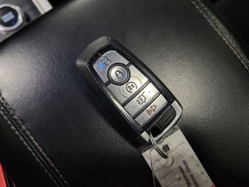 Used 2020 Ford Explorer XLT w/ Equipment Group 202A image 16