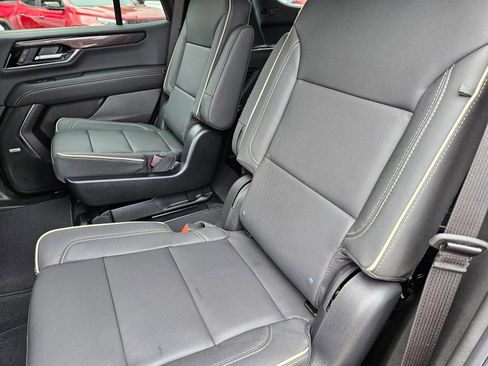 New 2026 GMC Yukon Elevation image 25