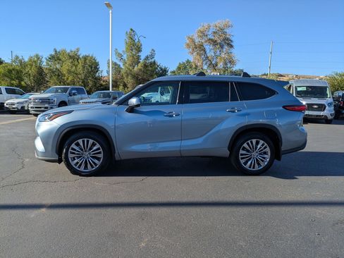 Used 2022 Toyota Highlander Platinum AWD/4WD image 6
