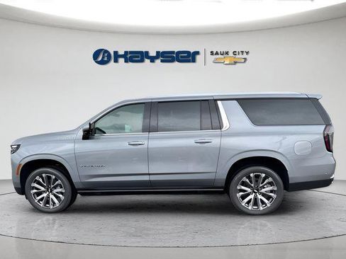New 2026 Chevrolet Suburban High Country AWD/4WD image 4