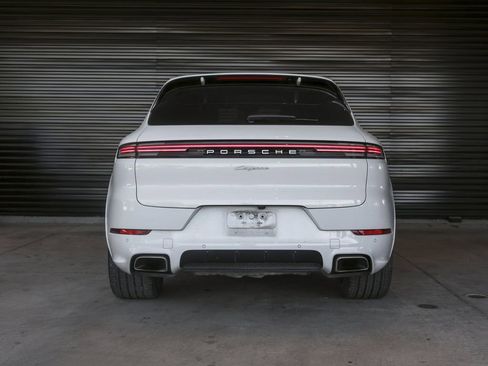 Certified 2024 Porsche Cayenne image 6