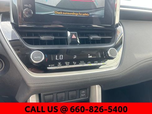 Used 2025 Toyota Corolla Cross LE FWD image 21