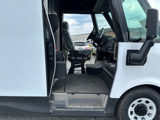 Used 2024 Chevrolet Brightdrop 400 w/ Commercial Equipment Package AWD/4WD image 23
