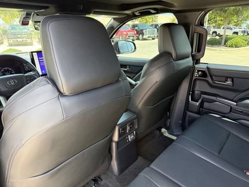 Used 2025 Toyota 4Runner Limited AWD/4WD image 28
