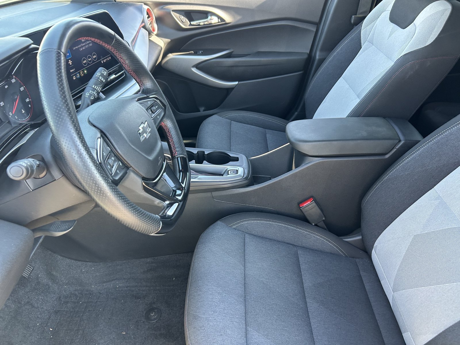 Certified 2024 Chevrolet Trax RS FWD image 27
