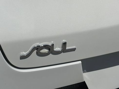 Used 2020 Kia Soul S FWD image 9