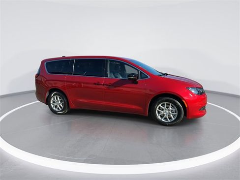 New 2026 Chrysler Voyager LX image 9