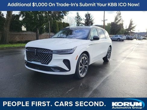 Used 2024 Lincoln Nautilus Reserve image 1