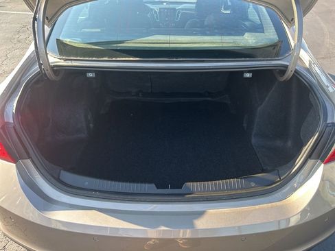 Used 2025 Chevrolet Malibu LT image 45