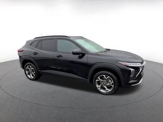 Used 2025 Chevrolet Trax LT w/ LT Convenience Package video 2
