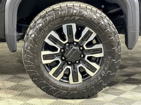 Used 2024 GMC Sierra 3500 Denali Ultimate AWD/4WD image 25