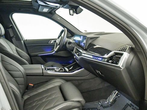 Used 2026 BMW X5 sDrive40i w/ M Sport Package image 17