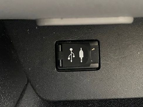 Used 2016 Toyota Highlander XLE image 26