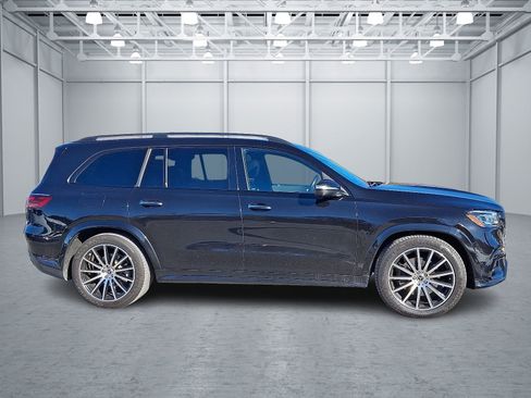 Used 2025 Mercedes-Benz GLS 450 4MATIC image 7