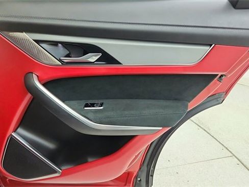 Used 2022 Jaguar F-PACE SVR image 28