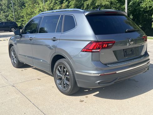 Certified 2023 Volkswagen Tiguan SE w/ Panoramic Sunroof Package FWD image 7