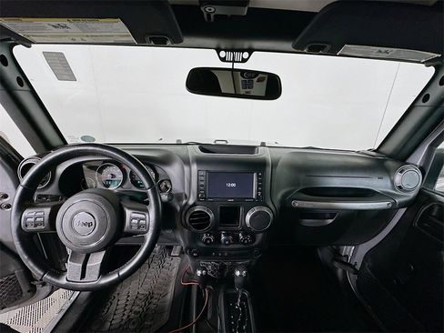 Used 2017 Jeep Wrangler Sport image 3