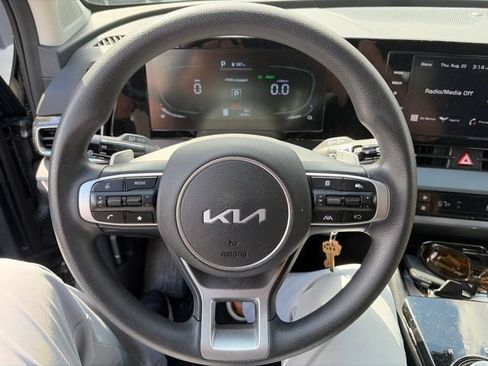 Used 2025 Kia Sportage LX AWD/4WD image 10