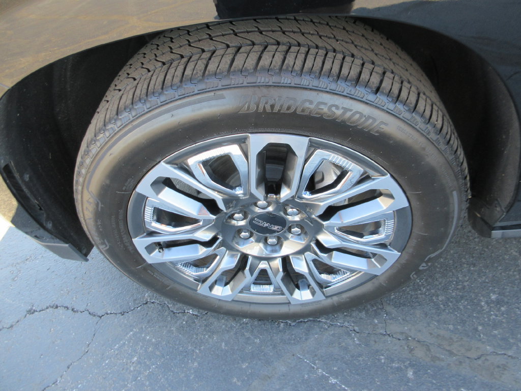 Certified 2024 GMC Yukon Denali Ultimate AWD/4WD image 15