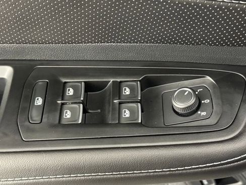 New 2026 Volkswagen Atlas Cross Sport SE image 24