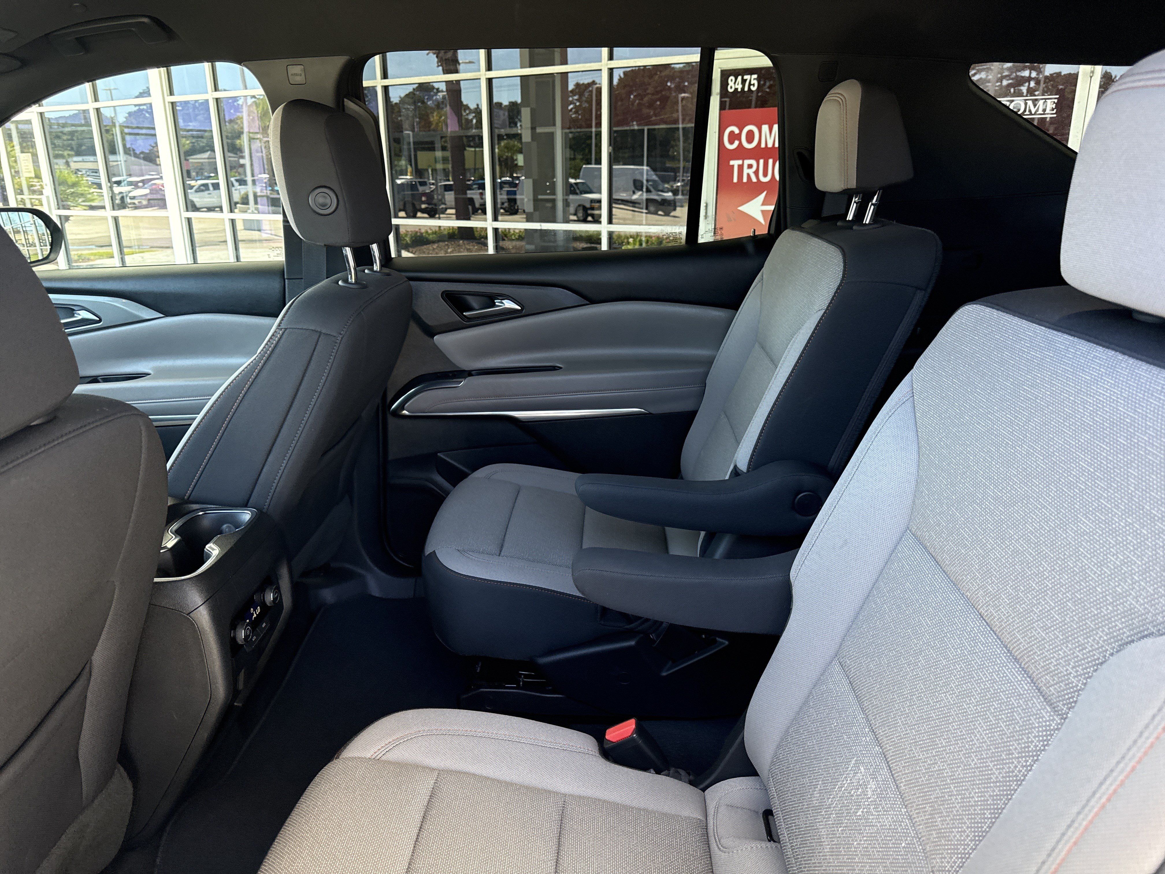 Used 2026 Chevrolet Traverse LT w/ Driver Confidence Package FWD image 30
