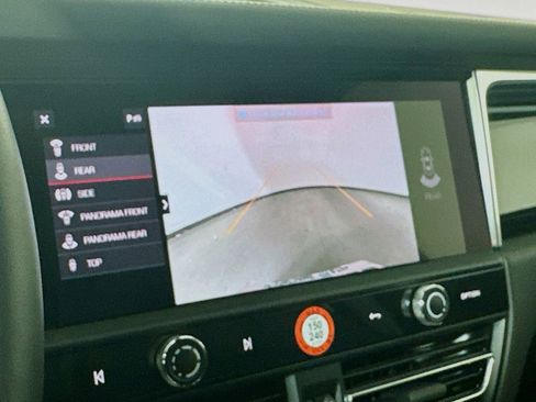 Certified 2026 Porsche Macan image 16