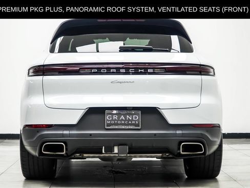 Used 2024 Porsche Cayenne AWD/4WD image 16