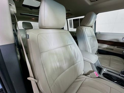 Used 2009 Ford Flex SEL image 28