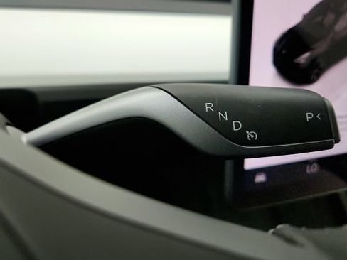 Used 2025 Tesla Model Y Long Range AWD/4WD image 60
