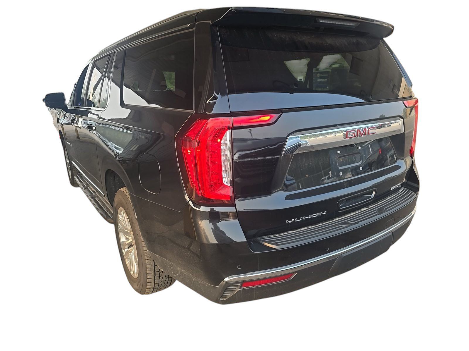 Used 2024 GMC Yukon XL SLT w/ SLT Luxury Package AWD/4WD image 2