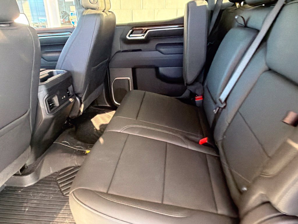 Used 2026 Chevrolet Silverado 1500 LT AWD/4WD image 11