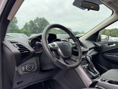 Used 2016 Ford Escape SE w/ Equipment Group 201A FWD image 14