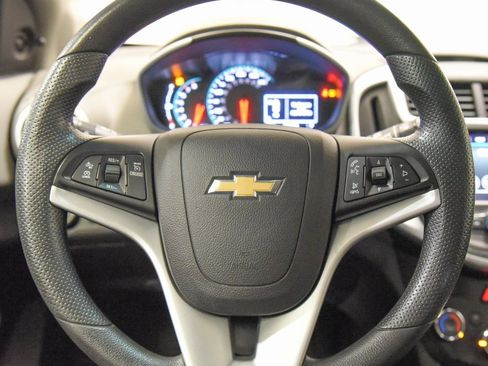 Used 2020 Chevrolet Sonic LT image 22