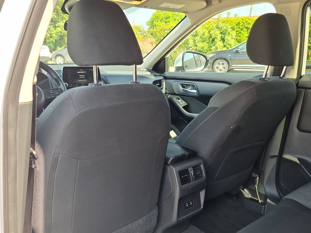 Certified 2024 Nissan Rogue SV FWD image 34
