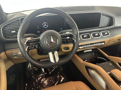 Certified 2025 Mercedes-Benz GLS 450 4MATIC image 25