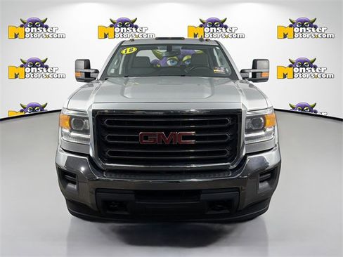 Used 2018 GMC Sierra 2500 SLE image 2