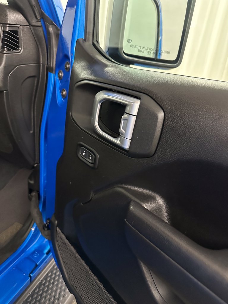 Used 2024 Jeep Wrangler Unlimited w/ Convenience Group AWD/4WD image 34