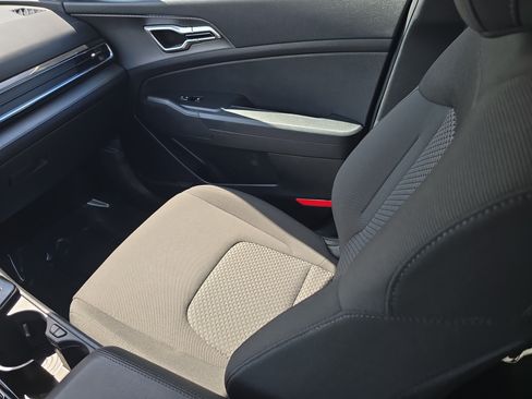 Certified 2024 Kia Sportage LX FWD image 15