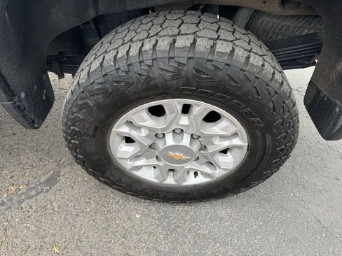 Used 2022 Chevrolet Silverado 2500 LTZ w/ Safety Package image 11