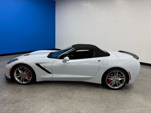 Used 2019 Chevrolet Corvette Stingray Convertible w/ Battery Protection Package image 8