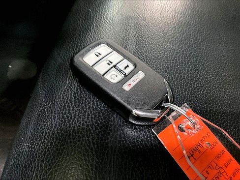 Used 2020 Honda Pilot Touring image 8