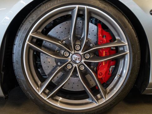 Used 2017 Ferrari 488 Spider image 33