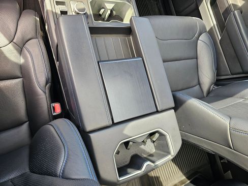 Used 2024 Toyota Tundra Platinum AWD/4WD image 28