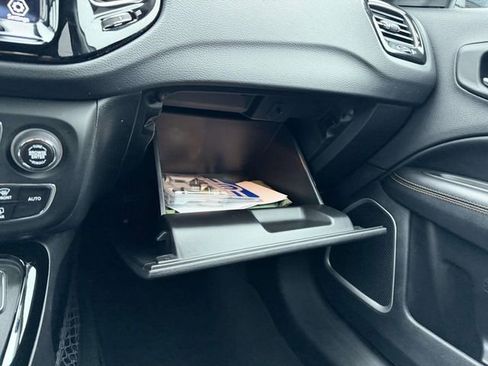 Used 2020 Jeep Compass Limited image 34