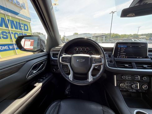 Used 2021 Chevrolet Tahoe Z71 w/ Z71 Signature Package image 18