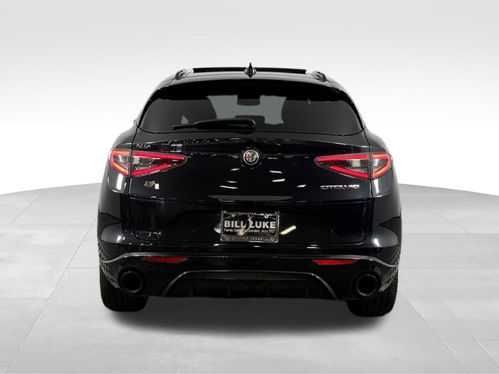 Used 2024 Alfa Romeo Stelvio Veloce AWD/4WD image 7