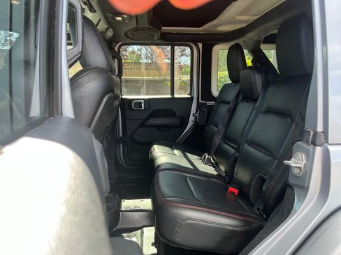 Used 2018 Jeep Wrangler Unlimited Rubicon AWD/4WD image 25