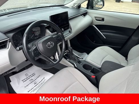 Used 2023 Toyota Corolla Cross LE w/ Moonroof Package image 15