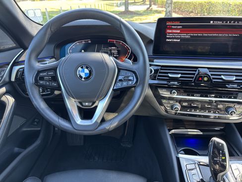 Certified 2023 BMW 530i xDrive w/ Premium Package image 31