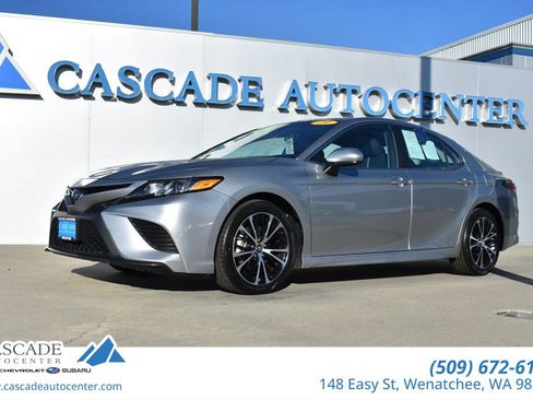Used 2019 Toyota Camry SE image 1